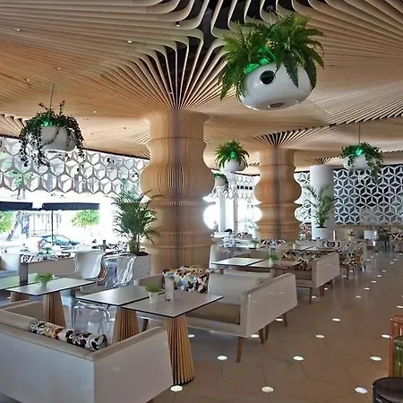מלון Graffit Gallery Design 5*
