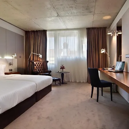 그래피티 갤러리 디자인 바르나