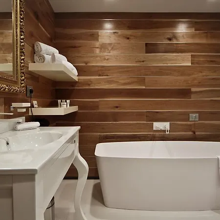 Хотел галерия графит 5*