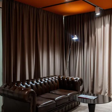 Hotel Graffit Gallery Design