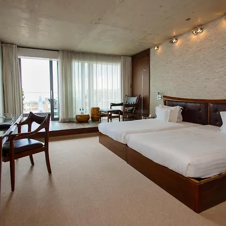 Hotel Graffit Gallery Design